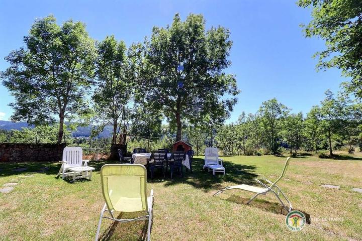 Détente dans le jardin