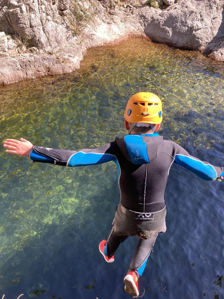 Grand saut Canyoning enfant