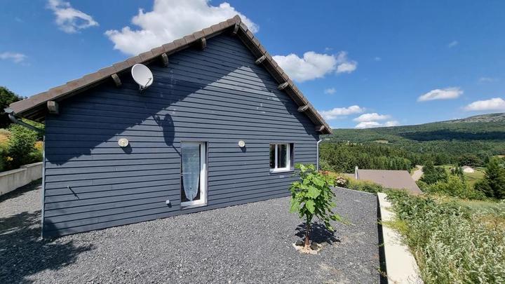 La terrasse du gîte l'hiver