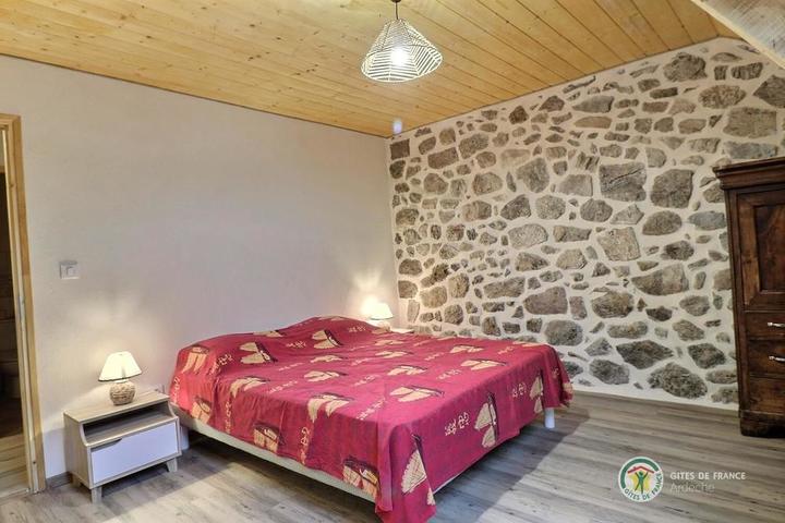 Chambre 3 à l'étage avec lit 160 cm