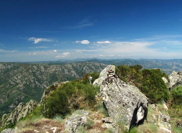 La Souche - Haut du Mont Aigu et panorama ©M.Barkats La Souche - Haut du Mont Aigu et panorama ©M.Barkats