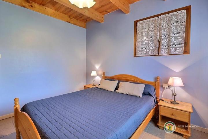 La chambre lit de 140 cm