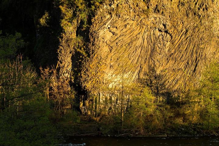 Pont-de-Labeaume - Coulée basaltique ©S.BUGNON Pont-de-Labeaume - Coulée basaltique ©S.BUGNON