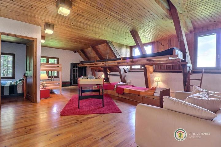 Le dortoir à l'étage