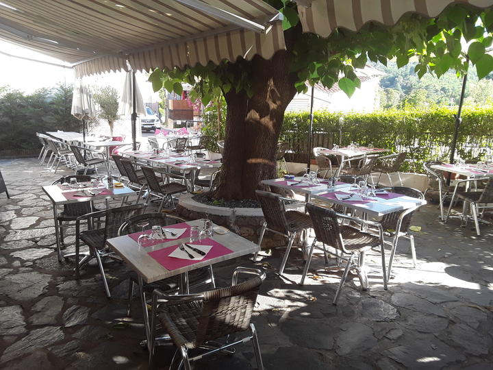 Le Bouchon Ardéchois Terrasse