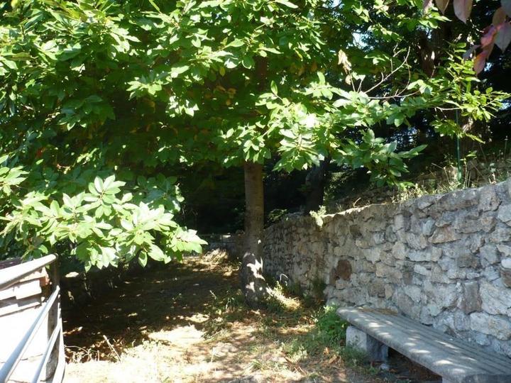 repos dans le jardin