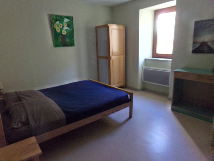 chambre double avec lit double gite étape de loubaresse