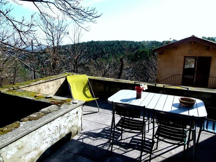 Terrasse avec vue vers le Vercors et les 3 Becs