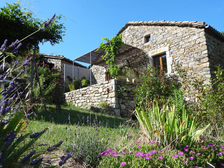 maison de leon beaumont ardeche extérieurs