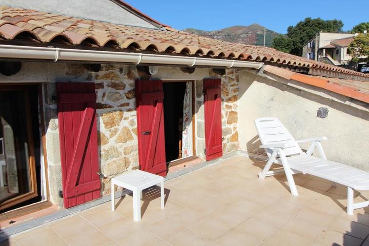 la terrasse solarium accessible depuis la chambre