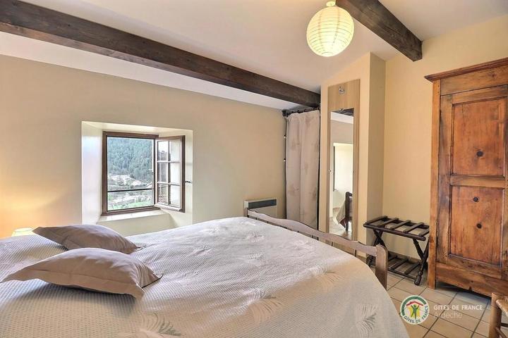 Chambre 1 avec lit en 140