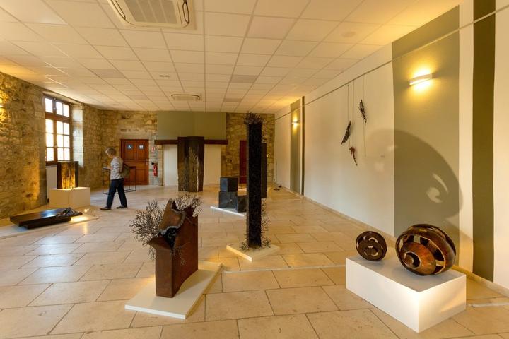 Jaujac - Exposition de Izo à Castrevieille ©S.BUGNON Jaujac - Exposition de Izo à Castrevieille ©S.BUGNON