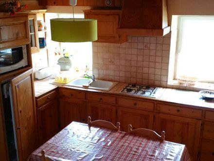 Vue globale de la cuisine et de son aménagement