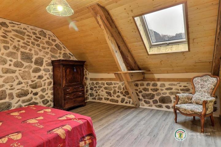 Chambre 3 à l'étage avec lit 160 cm