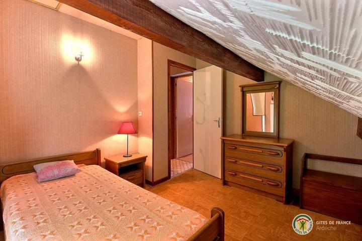 Chambre 3 avec lit 1 place en 90