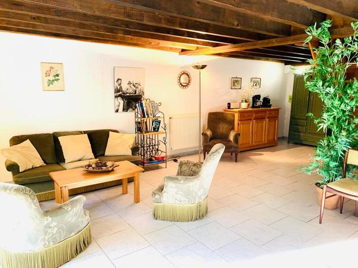 Salon - vue générale : Salon / Coin lecture / Espace petit déjeuner