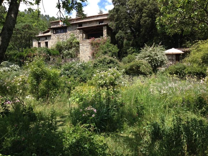 Roseraie de Berty (Largentière - Ardèche - France) Roseraie de Berty (Largentière - Ardèche - France)