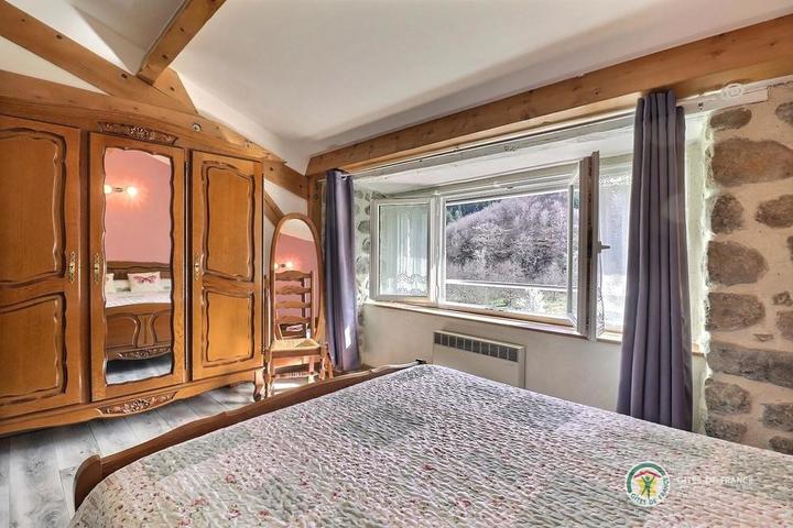 Chambre 1 avec lit de 140 vue nature