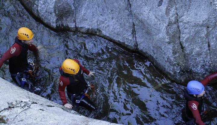 Gourgas avec GEO GEO canyoning