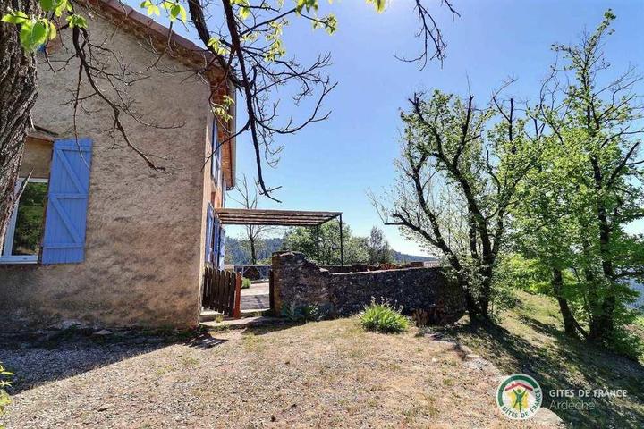 Belle maison indépendante avec espace extérieur clos et vue magnifique