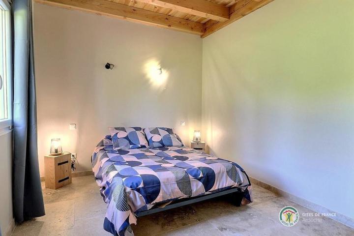 Chambre 2 avec lit en 140