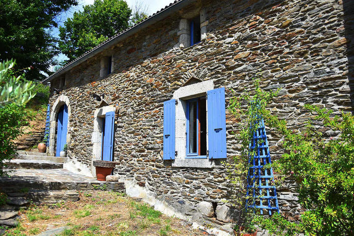 Le Mas Lamel, maison en pierres avec jardin