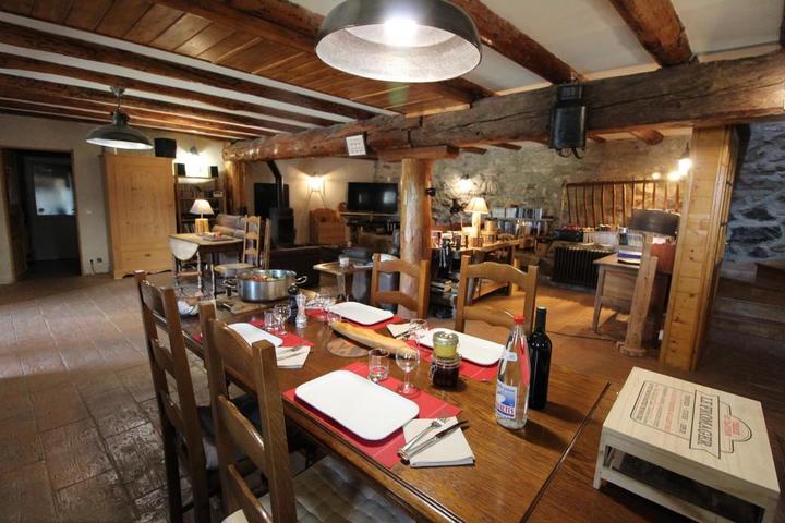 Table d'hôtes et petit déjeuner avec produits locaux