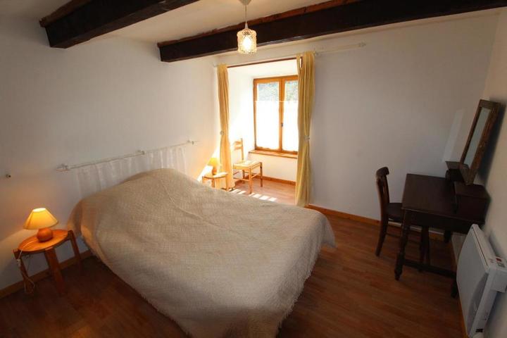 Chambre 1 avec lit en 140