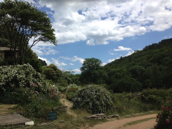 Roseraie de Berty (Largentière - Ardèche - France) Roseraie de Berty (Largentière - Ardèche - France)
