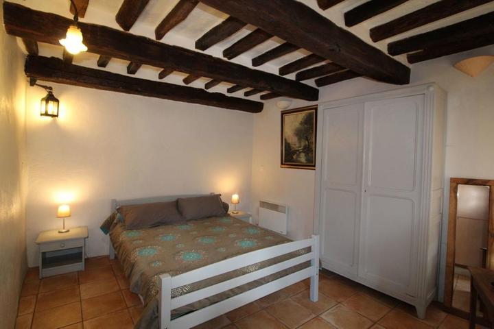 La chambre lit en 140